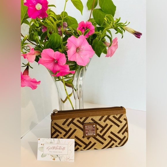 TIGNANELLO Wristlet Signature Canvas Top Zip Khaki Saddle - Picture 7 of 11